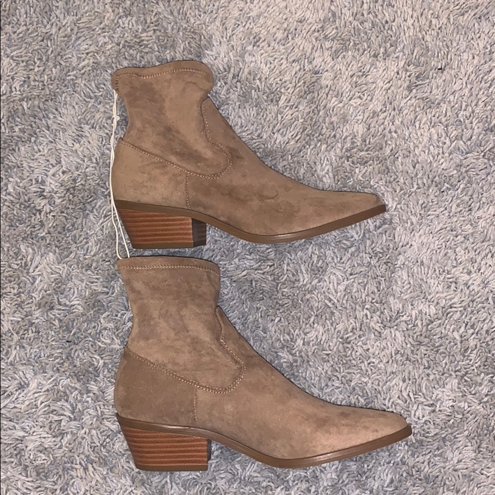Universal Thread Booties